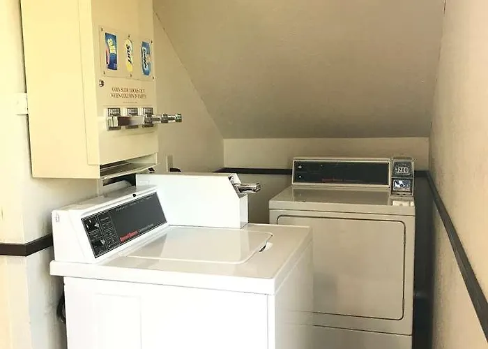 Super 8 By Wyndham Hotel