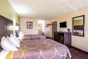Super 8 By Wyndham Galesburg