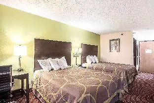 Super 8 By Wyndham Hotel
