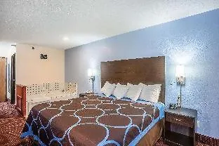 Super 8 By Wyndham Galesburg