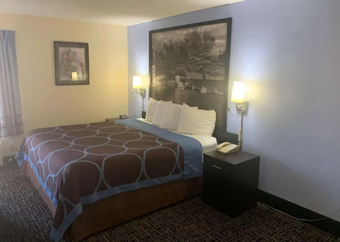 Super 8 By Wyndham Hotel