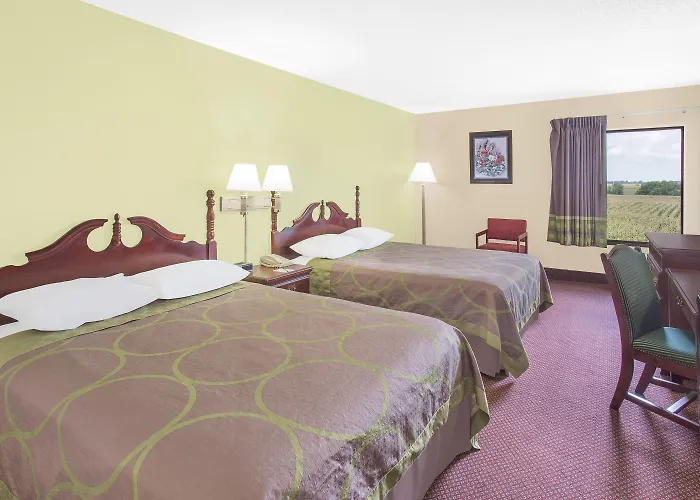 Super 8 By Wyndham Hotel