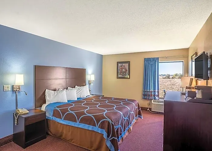 Super 8 By Wyndham Galesburg