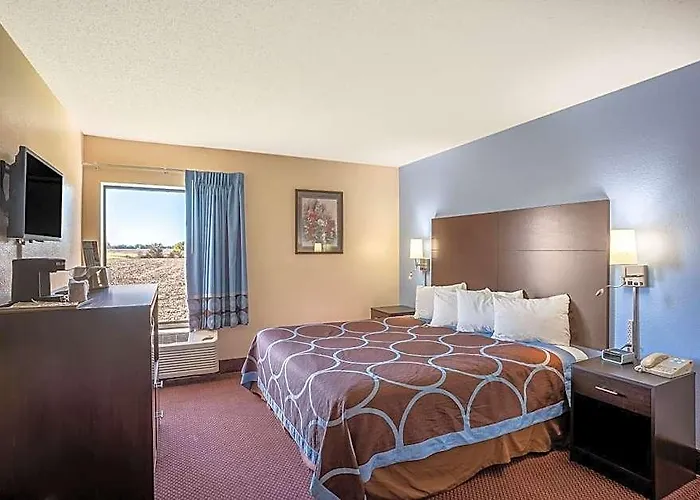 Super 8 By Wyndham Galesburg