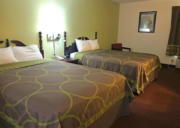 Super 8 By Wyndham Galesburg
