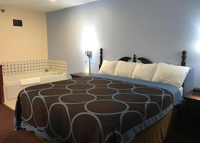 Super 8 By Wyndham Hotel