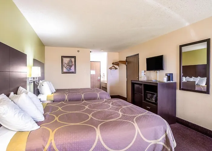 Super 8 By Wyndham Hotel