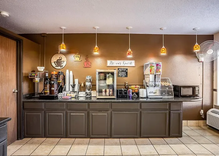 Super 8 By Wyndham Hotel