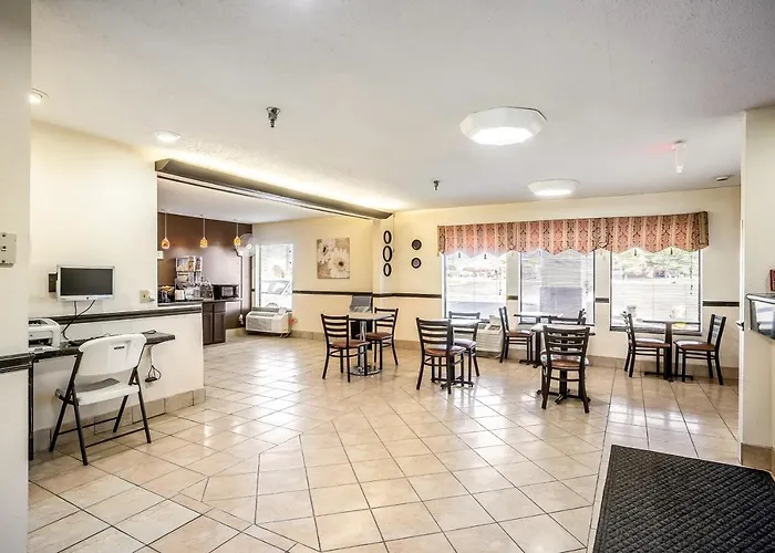 Super 8 By Wyndham Hotel